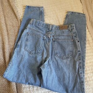 Vintage light wash high waisted Classic Blue Denim mom Jeans size 10